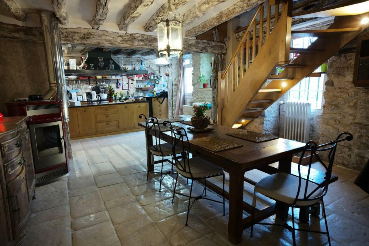 Privatunterkunft Ancienne Maison Des Templiers Gouillons